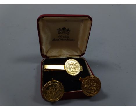 A CASED PAIR OF CHURCHILL'S CLUB 160 BOND STREET LONDON CUFFLINKS, and matching tie clip