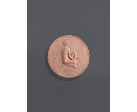 Moissey Kogan (Orgjejeff 1879 – 1943 Auschwitz). Kniender Frauenakt mit Blumen. 1920er-JahreTerracotta-Relief.  Durchmesser: 