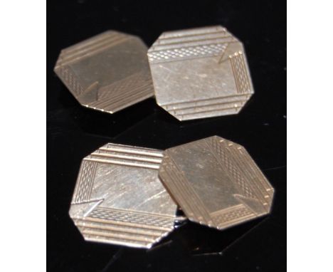 A pair of Art Deco 9ct gold engine  turned cufflinks 3.1g