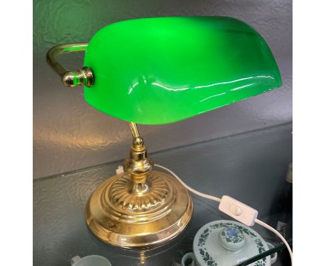 GREEN SHADED BRASS BANKERS STYLE DESK LAMP