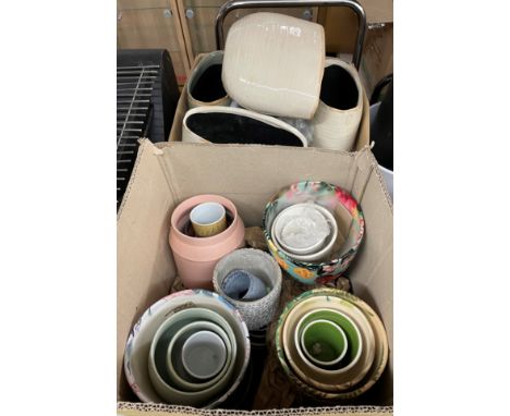 BOX OF VARIOUS CERAMIC AND COLOURED GLASS PLANTERS