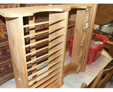 PINE PLATE RACK/SHELF