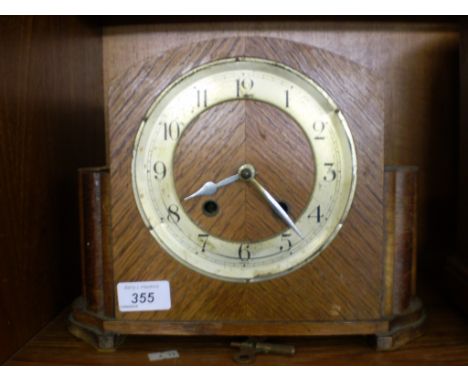 MANTLE CLOCK WITH KEY 
