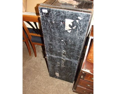 VINTAGE METAL TRUNK  