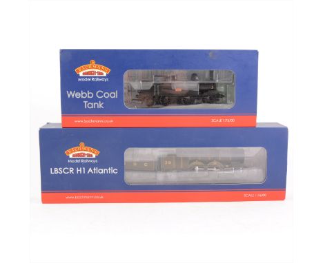 Bachmann OO gauge model railway locomotives; two including 35-050 LNWR Webb coal tank 105 plain black, 31-910 H1 class 39 'La