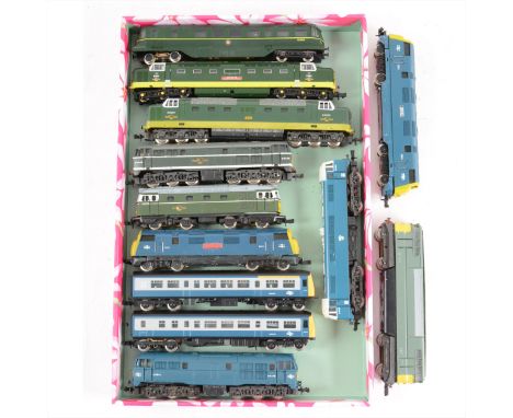 N gauge model railway diesel locomotives; eleven loose examples, including Graham Farish two car DMU M50303, Bachmann D9002, 
