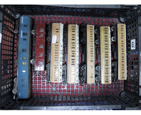 Five Hornby 'OO' Gauge/4mm Unboxed "Short Glerestory" L.M.E.R Teak Coaches, plus a Lima "Parcels Express" coach BR blue R/No 