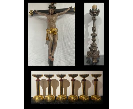 Religiöses Konvolut: 6 x Fronleichnamsleuchter, Messing, H 33 cm. (Die Leuchter wurden im Kloster Münsterschwarzach - als Spe