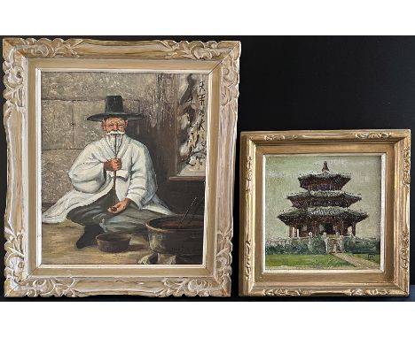 Jun Jin, zwei asiatische Gemälde: dreistöckiger chinesischer Pavillon, Öl/Lwd. 27,5 x 27,5 cm; Älterer Asiate mit schwarzem H