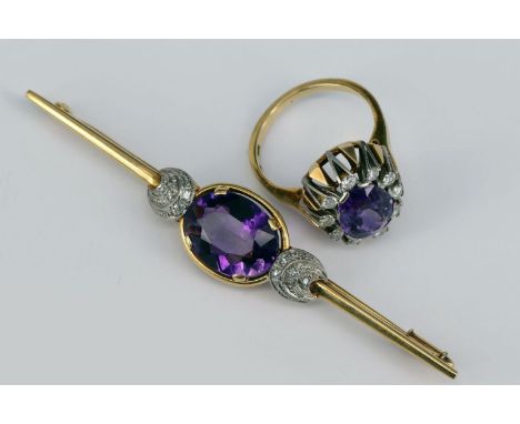 Ring und Brosche mit sehr schönen Amethysten und Diamanten, 585er GG, 15,93 g, Gebrauchsspuren. Ring mit ovalem Stein, 12 x 9