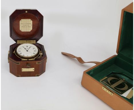 Baume &amp; Mercier, Genf/Genève, Quarz-Marine-Chronometer, Mahagoni-Gehäuse mit Traggriffen, Original-Etui und Papieren, 2-t