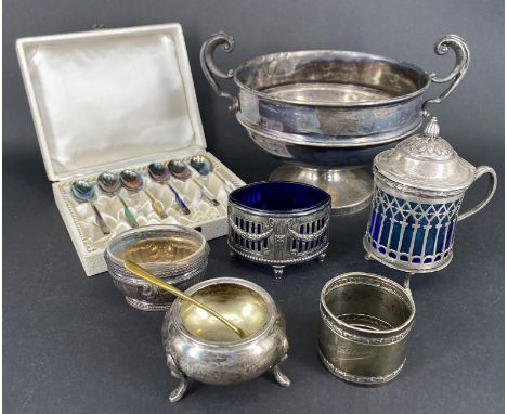Konvolut Silber, runde Fußschale mit Henkeln, Birmingham, Sterling, 1922, gepunzt, H. 14 cm, D. 15,5 cm, 276,17g; Salzschälch