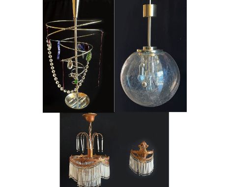 Konvolut 4 Lampen, Gebrauchsspuren: Deckenlampe mit kugelförmigem Glascorpus, 70er Jahre, Modell Sputnik, Hersteller Fa. Dori