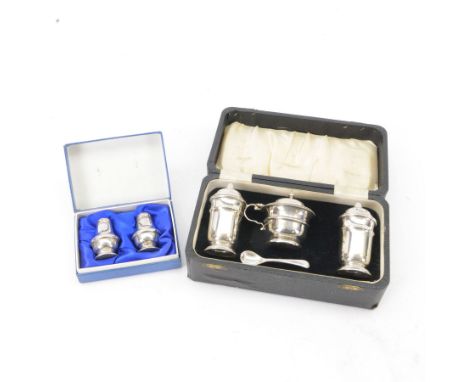 1940s silver three piece cruet set, comprising mustard pot and cover, salt and pepper shaker and spoon, hallmarked Viner's Lt