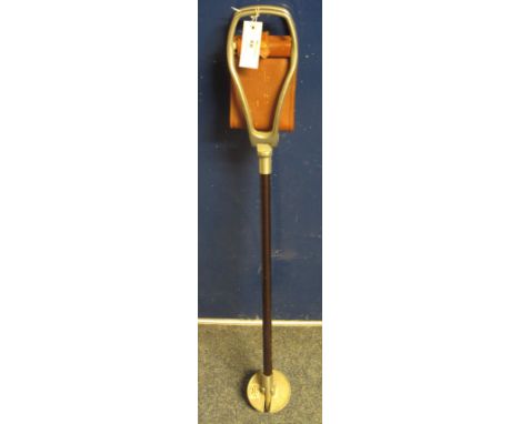 Gamebird shooting stick with leather seat. CONDITION REPORT: Basically good.  Seat has minor scuffs and stains, metal is tarn