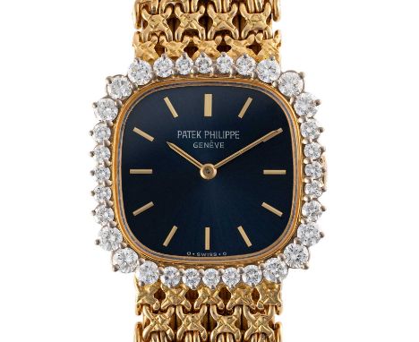A FINE LADIES 18K SOLID GOLD & DIAMOND PATEK PHILIPPE BRACELET WATCHCIRCA 1970s, REF. 4181 WITH BLUE SIGMA DIALMovement: 18J,