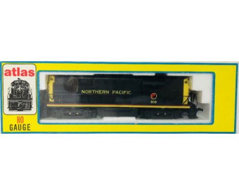 Kato HO Scale Alco RS18 Northern Pacific Livery Diesel Locomotive CONDITION REPORT: Model comes in incorrect box