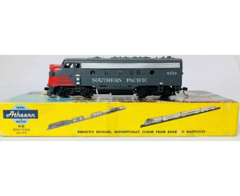 Athearn HO Scale Southern Pacific Diesel Locomotive 6352 EMD