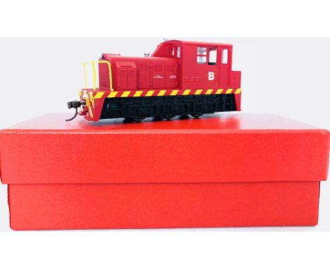 Bachmann HO Scale Plymouth Industrial Diesel Shunter Loco in Plain Red Box