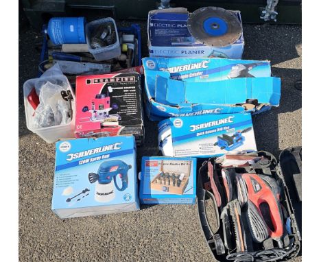 A quantity of power and manual tools, to include a Champion router with boxed bits