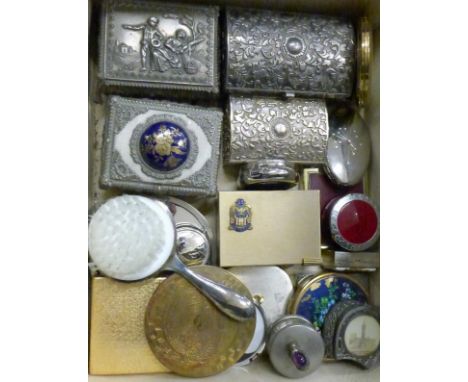 Compacts, trinket boxes, etc.