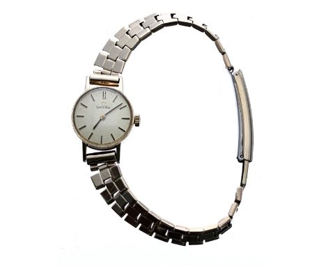 Omega 9ct lady's bracelet watch, London 1971, serial no. no. 30962505, circular champagne dial with baton markers, cal. 485 1