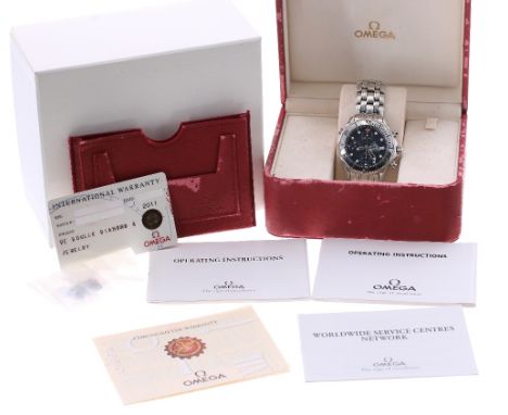 Omega Seamaster Professional Chronometer Diver 300m chronograph automatic stainless steel gentleman's bracelet watch, circa 1