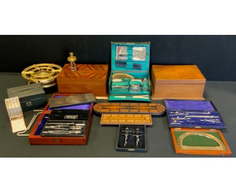 A Tunbridge inlaid fan end cribbage board; pair of walnut quarter veneered boxes/humidors, hinged lids, each interior with ce