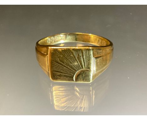 A 9ct gold signet ring, size U, 4.5g 