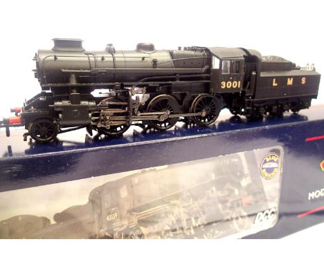 Bachmann 32575 Ivatt Class 4, LMS black, 3001, very good-excellent condition, front steps detached (present) boxed. P&amp;P G