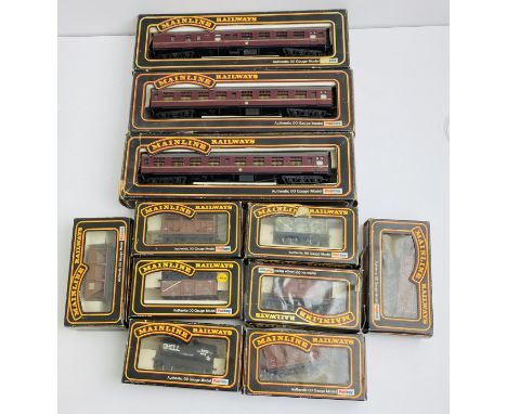 11x Assorted OO Gauge Rolling Stock (Assorted) P&amp;P Group 1 (£14+VAT for the first lot and £1+VAT for subsequent lots) 