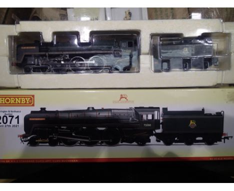 Hornby Clan Buchanan Loco. DCC fitted. P&amp;P Group 1 (£14+VAT for the first lot and £1+VAT for subsequent lots) 