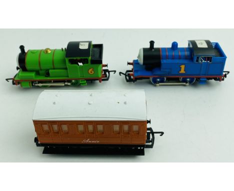 Hornby Thomas &amp; Friends 2x Locos DIGITAL &amp; 1x Coach   P&amp;P Group 1 (£14+VAT for the first lot and £1+VAT for subse