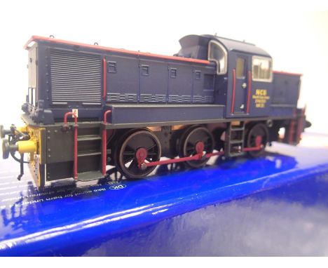 Heljan 1402 class 14 National Coal Board, North East Area, no 31, blue, very near mint condition, boxed. P&amp;P Group 1 (£14