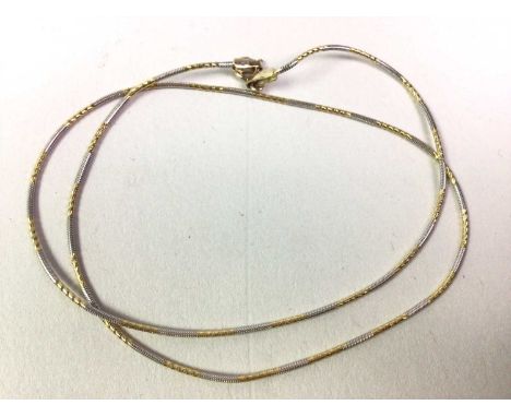 GROUP OF JEWELLERY, including an eighteen carat gold necklace, an indistinctly marked gold ring, along with a brooch, bracele