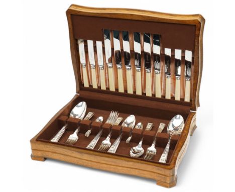 Canteen of Community cutlery for six covers in oak box