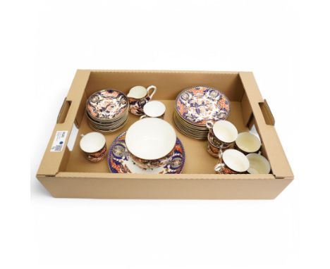 Victorian Samuel Radford Imari pattern part tea service, comprising eleven saucers, eleven cake plates, etc 