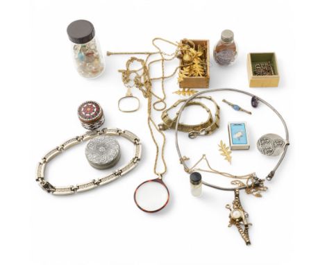 8ct gold rope twist chain necklace, two stone set propelling pencils, loose stones including amethyst, quartz and citrine and