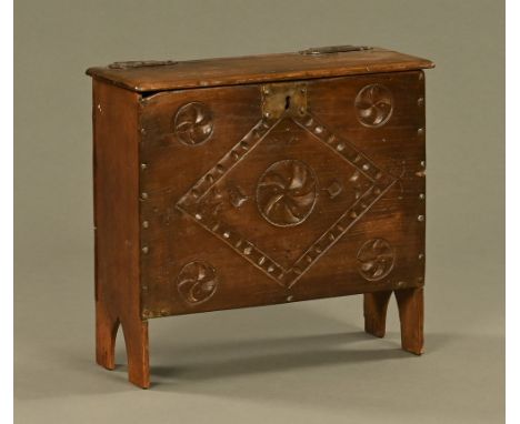 A carved oak table top box, six plank.  Height 40 cm, width 44 cm, depth 16 cm. CONDITION REPORT: The box is structurally fai