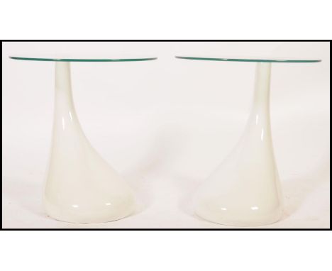 A pair of atomic sputnik style contemporary tear drop side / lamp tables comprising of fibreglass high gloss white tear drop 