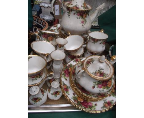 Part set Royal Albert bone china 'Old country Rose' patterned tea and dinner service teapot and 6 dinner plates (approx. 37 p