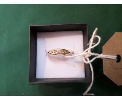 Antique 18ct 5 stone diamond ring (size O/P)  (Guide Price £160-£180)FIELD SPORTSMAN CORNER