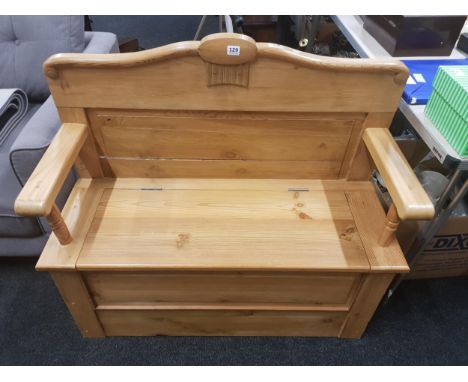 PINE HALL BENCH 