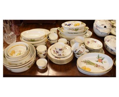Quantity of Royal Worcester 'Evesham' pattern oven-to-tablewares   Condition: 