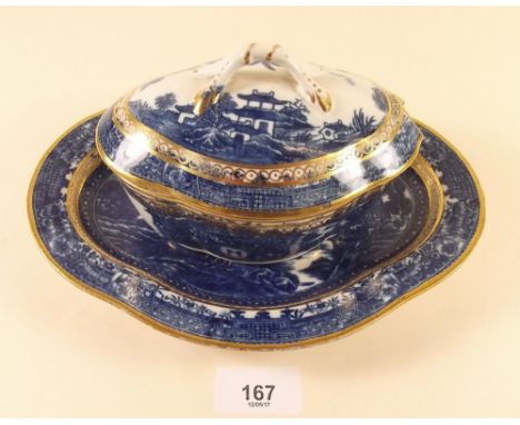 An 18th century Caughley small tureen and cover on stand, printed in the Two Men pattern, the stand has a long crack otherwis