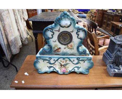 LATE 19TH/EARLY 20TH CENTURY CERAMIC CASED MANTEL CLOCK AND ACCOMPANYING STAND DECORATED WITH BIRDS, 46CM HIGH