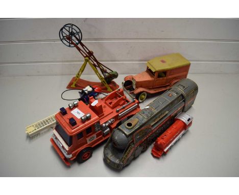 MIXED LOT OF TOYS TO INCLUDE A LARGE BATTERY OPERATED TRANS-CONTINENTAL EXPRESS TRAIN, MODEL FIRE ENGINE, ARNOLD MOTORBIKE TO