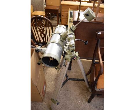 LARGE ASTROLOGICAL TELESCOPE ON TRIPOD STAND