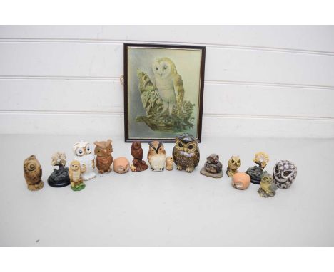 COLLECTION OF MODEL OWLS AND A HOLOGRAPHIC PICTURE OF A BARN OWL