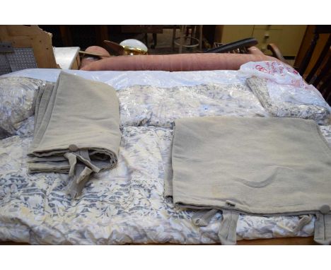 PAIR OF LARGE FLORAL CURTAINS